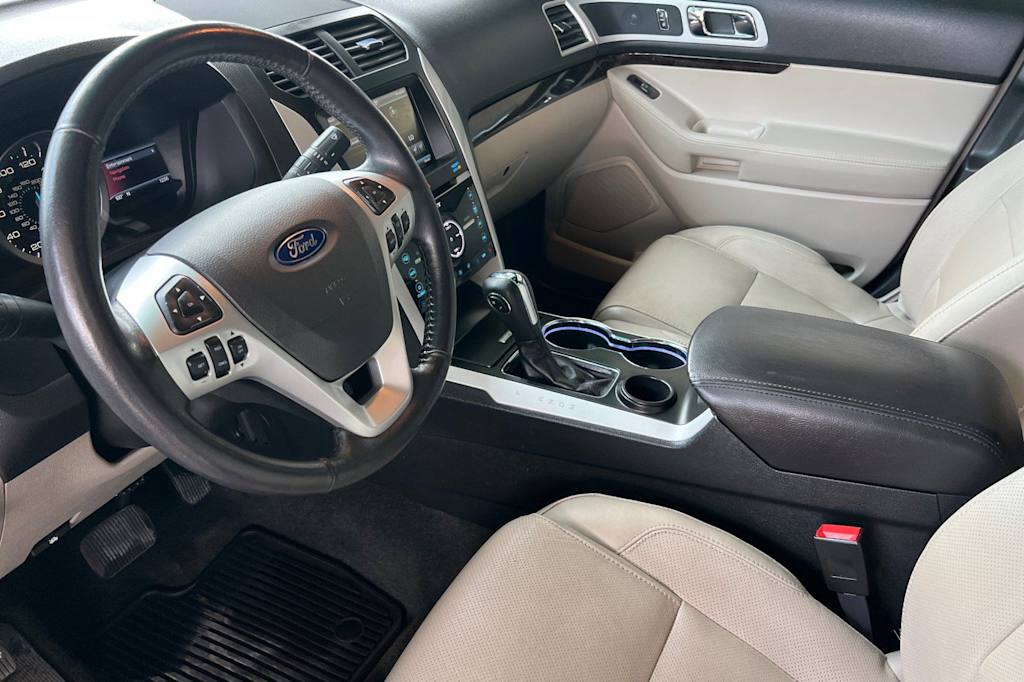Thumbnail: 2014 Ford Explorer - 9