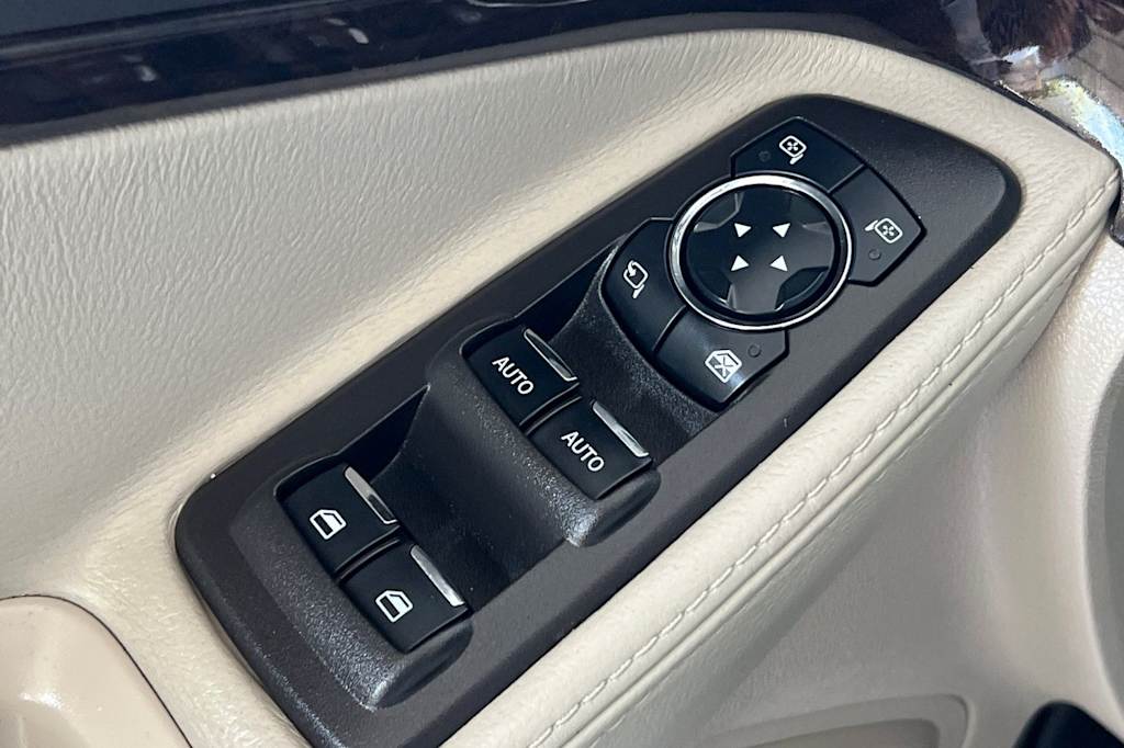 Thumbnail: 2014 Ford Explorer - 23