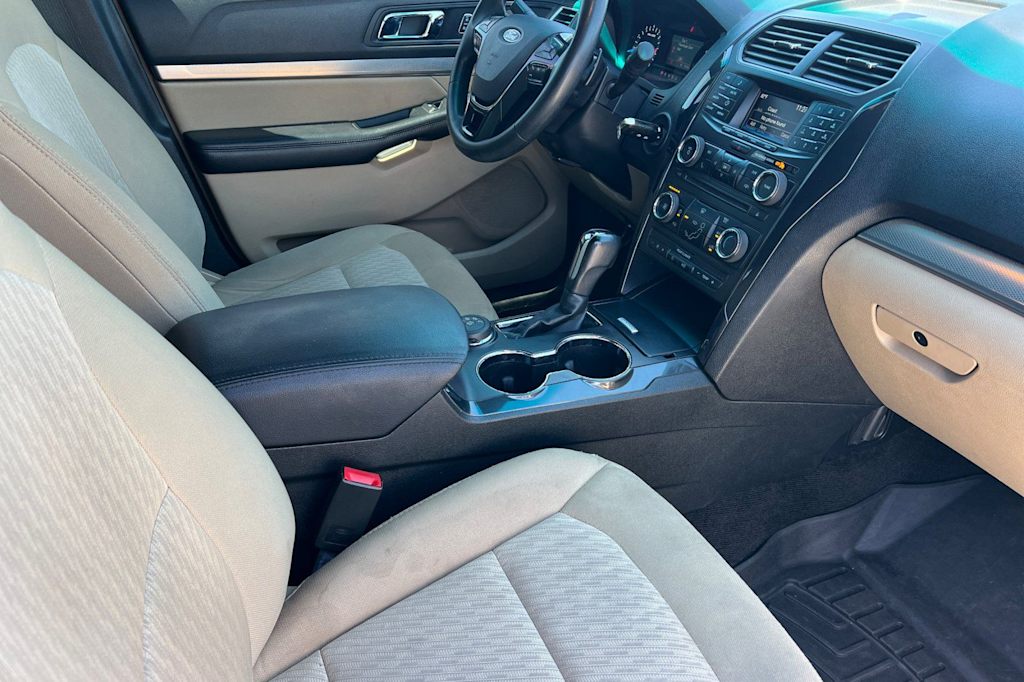 Thumbnail: 2016 Ford Explorer - 12