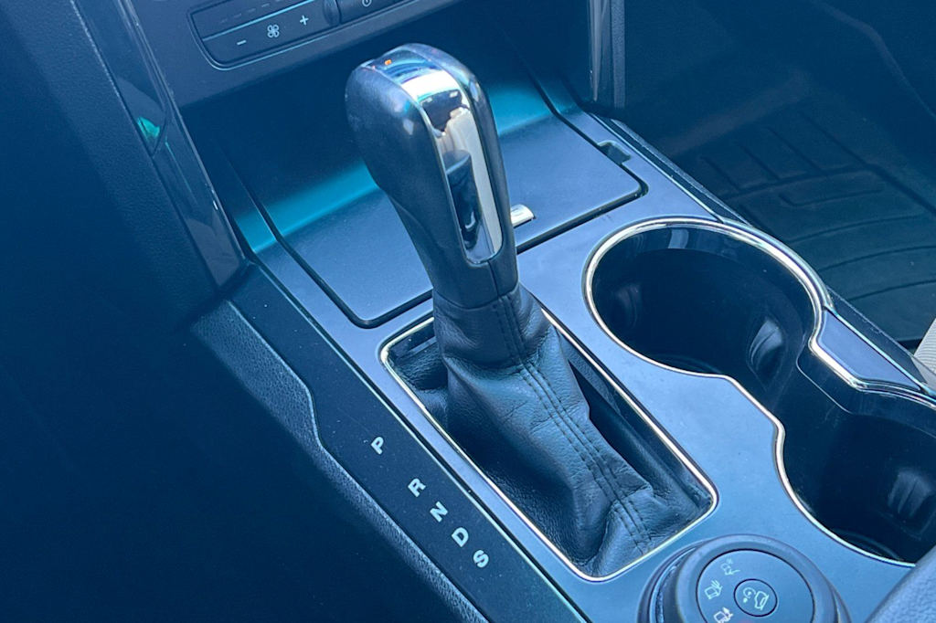 Thumbnail: 2016 Ford Explorer - 14