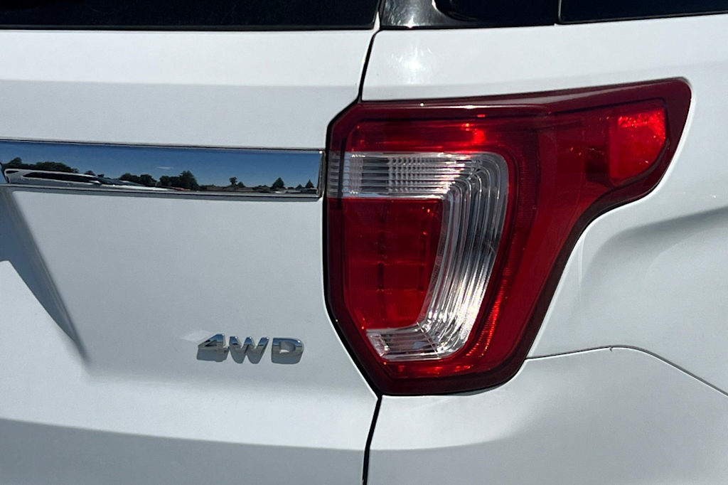 Thumbnail: 2016 Ford Explorer - 21