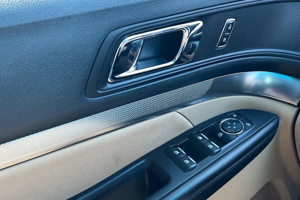 Thumbnail: 2016 Ford Explorer - 22