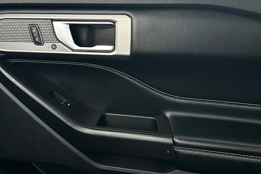 Thumbnail: 2020 Ford Explorer - 25