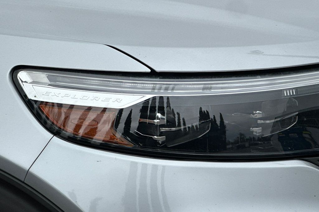 Thumbnail: 2020 Ford Explorer - 37