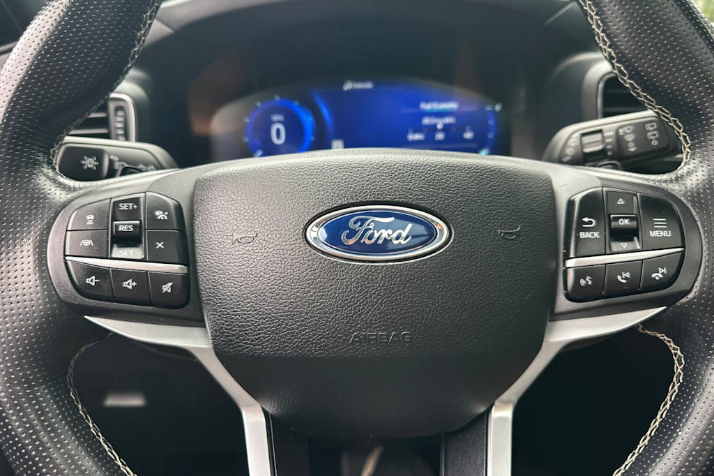 Thumbnail: 2020 Ford Explorer - 32