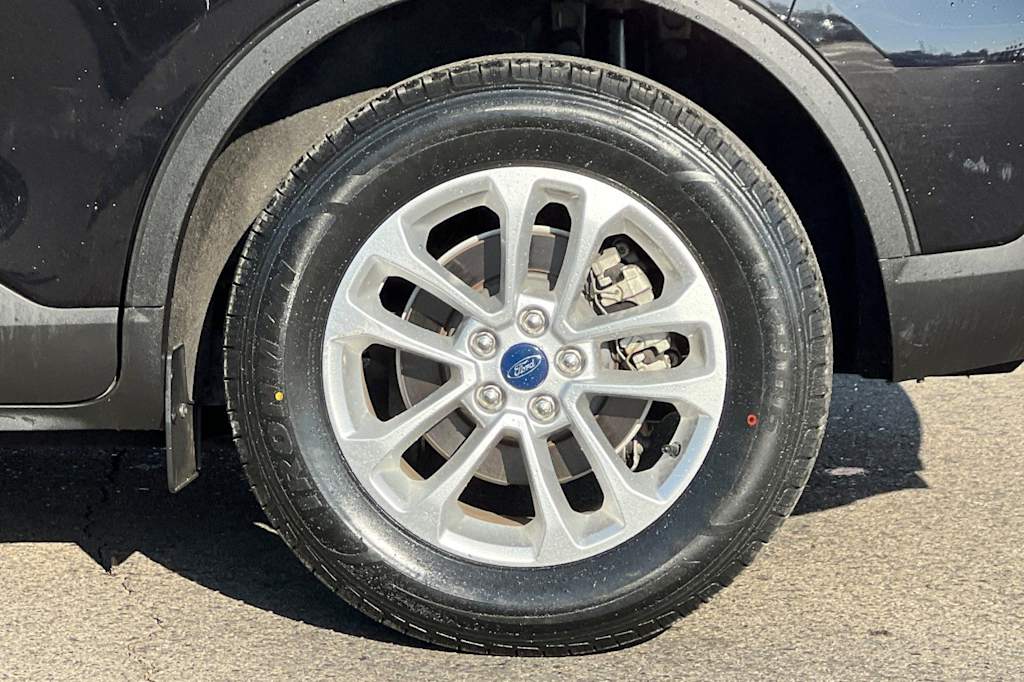 Thumbnail: 2021 Ford Escape - 8