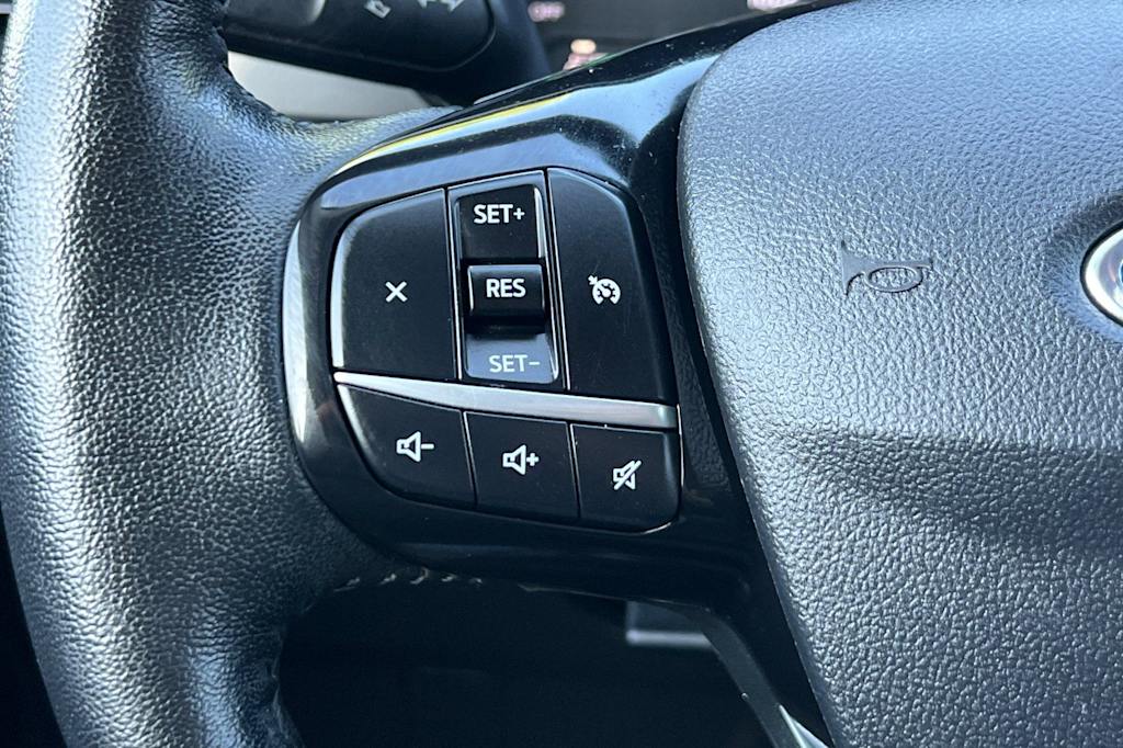 Thumbnail: 2021 Ford Escape - 32