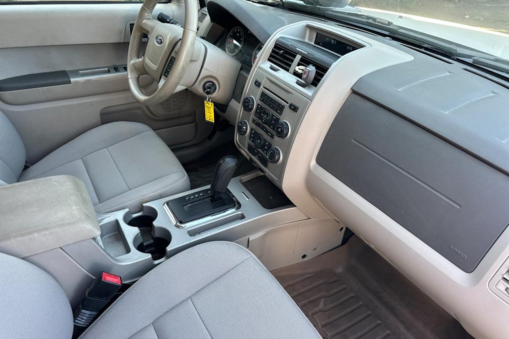 Thumbnail: 2011 Ford Escape - 12