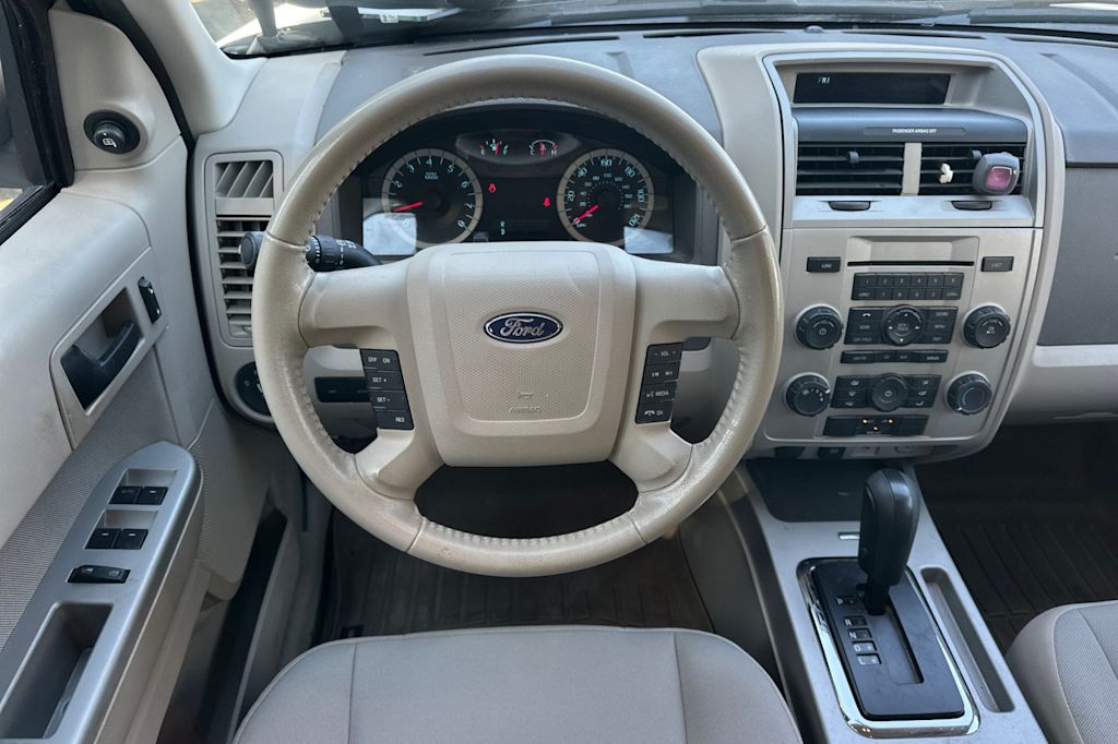 Thumbnail: 2011 Ford Escape - 9