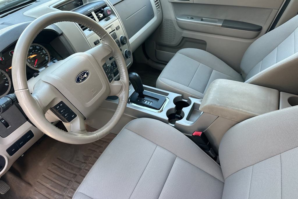 Thumbnail: 2011 Ford Escape - 10