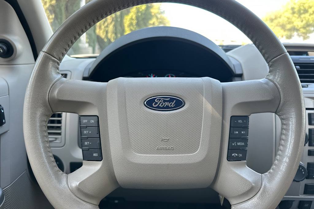 Thumbnail: 2011 Ford Escape - 13