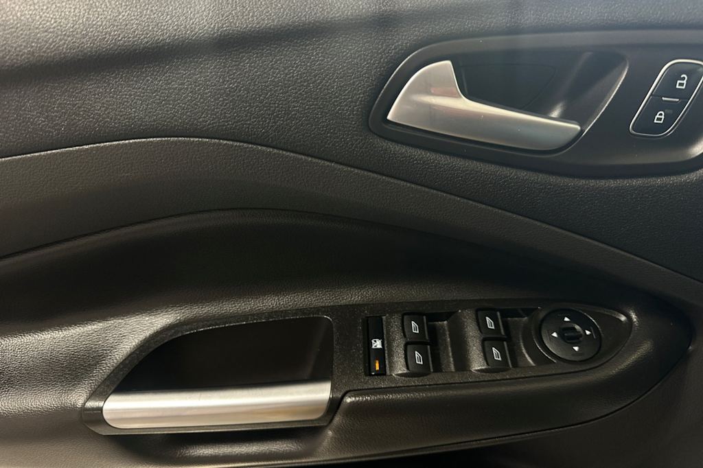 Thumbnail: 2017 Ford Escape - 23
