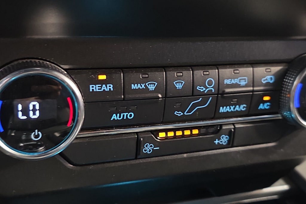 Thumbnail: 2020 Ford Expedition - 24
