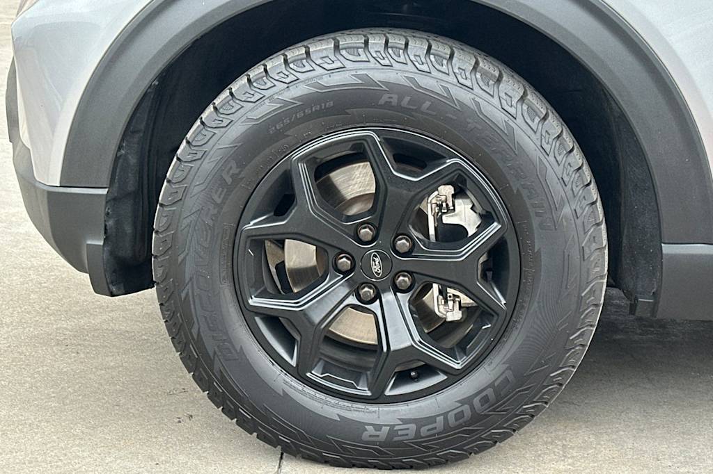 Thumbnail: 2022 Ford Explorer - 8