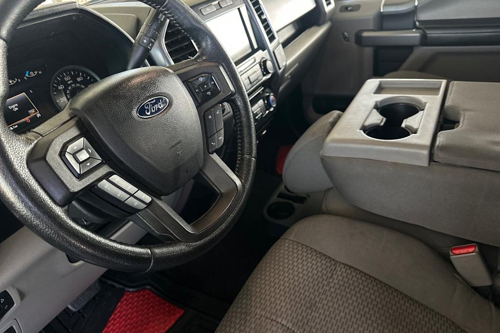 2016 Ford F-150 XLT 9