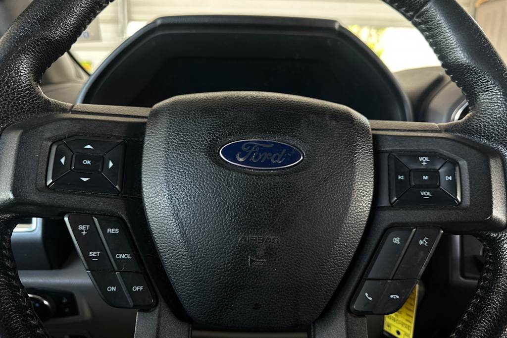 2016 Ford F-150 XLT 25