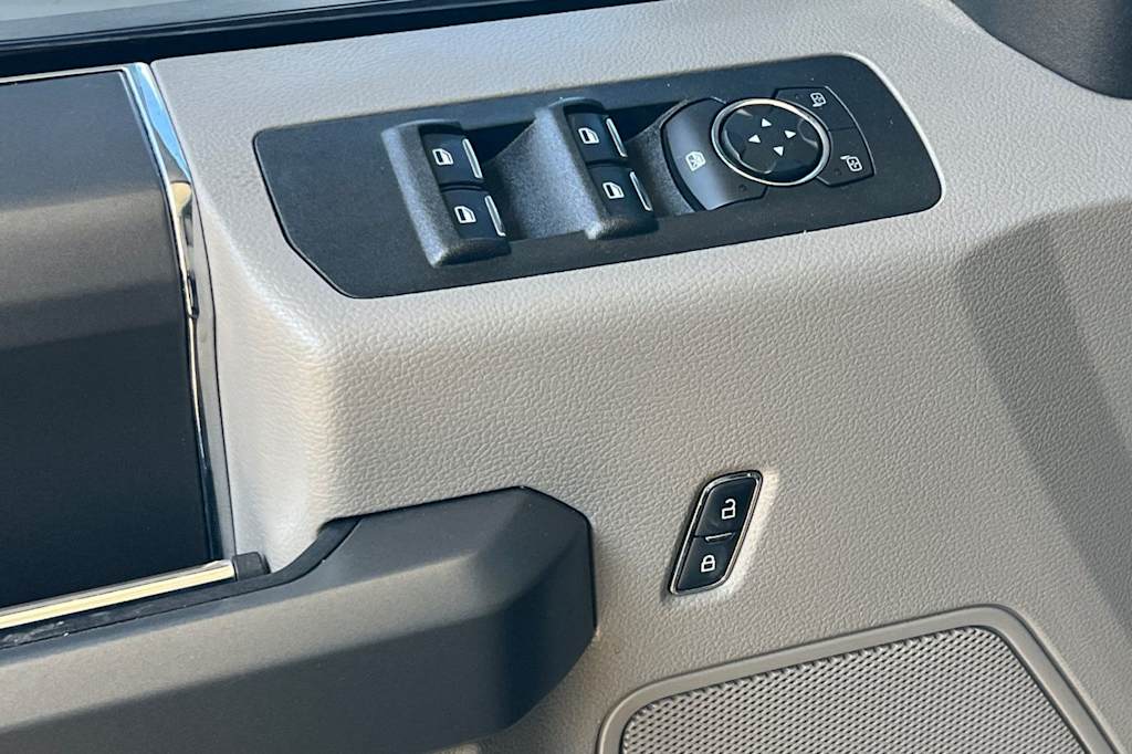 Thumbnail: 2018 Ford F-150 - 21