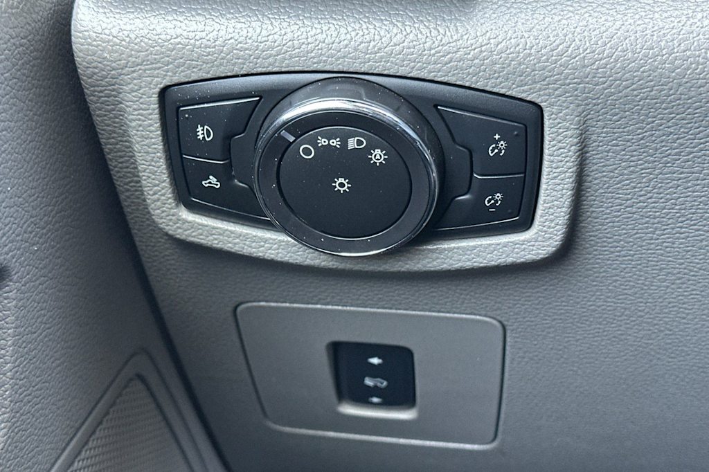 Thumbnail: 2015 Ford F-150 - 31