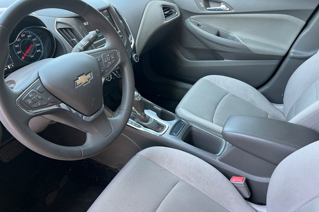 Thumbnail: 2016 Chevrolet Cruze - 10