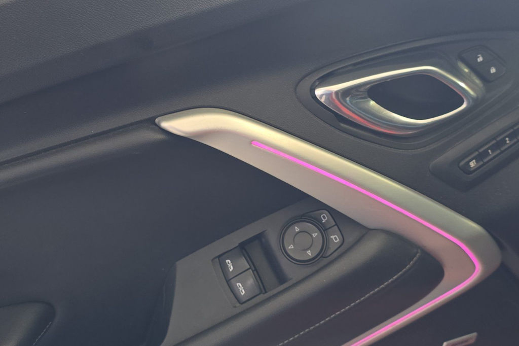Thumbnail: 2020 Chevrolet Camaro - 21