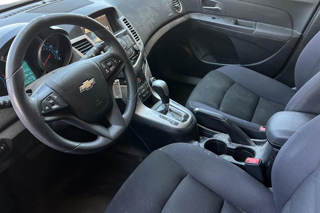 Thumbnail: 2015 Chevrolet Cruze - 9