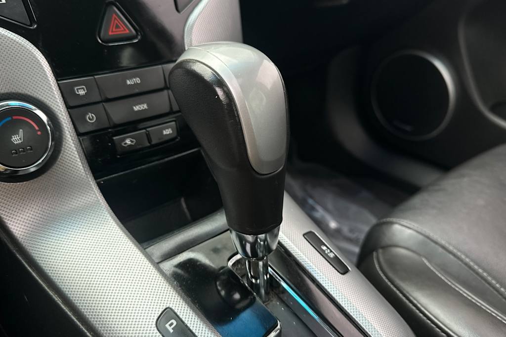 Thumbnail: 2011 Chevrolet Cruze - 15