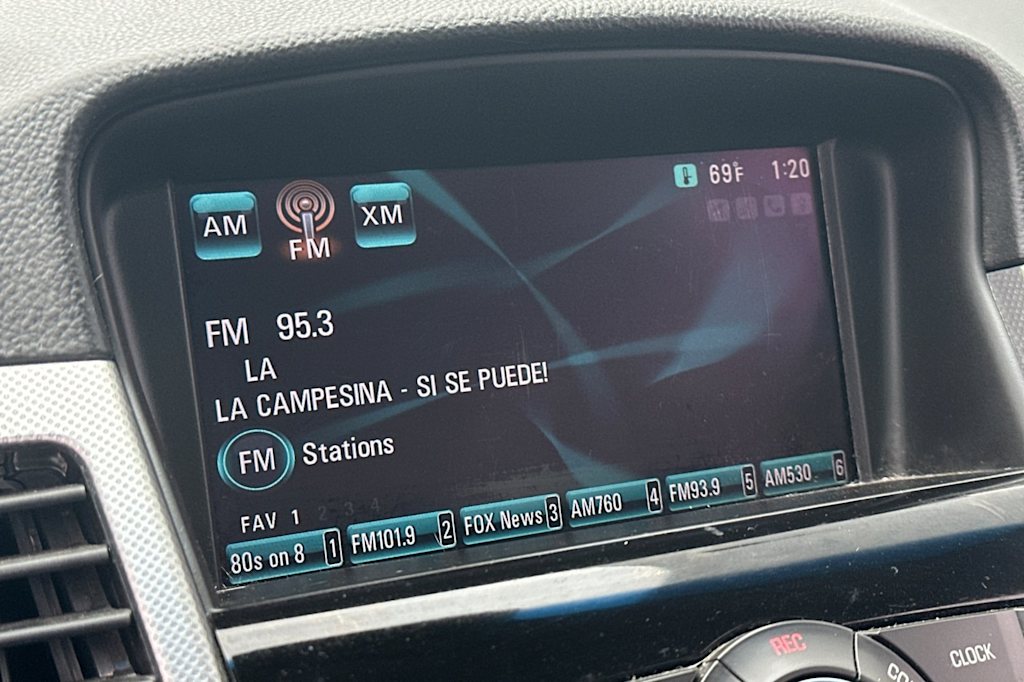 Thumbnail: 2011 Chevrolet Cruze - 14