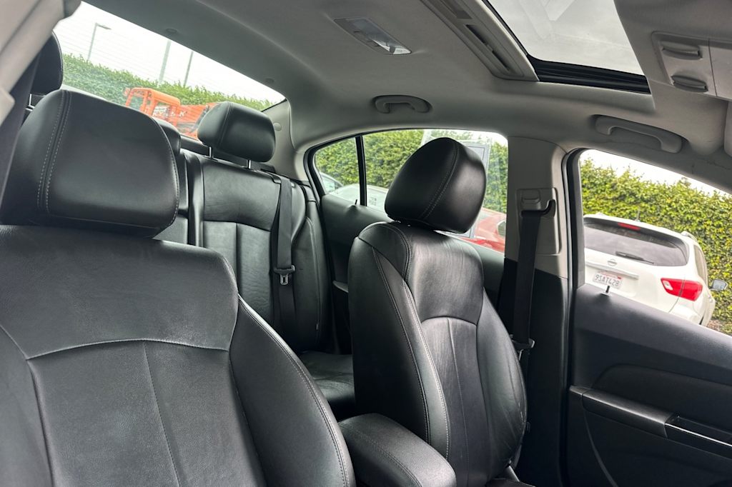 Thumbnail: 2011 Chevrolet Cruze - 10