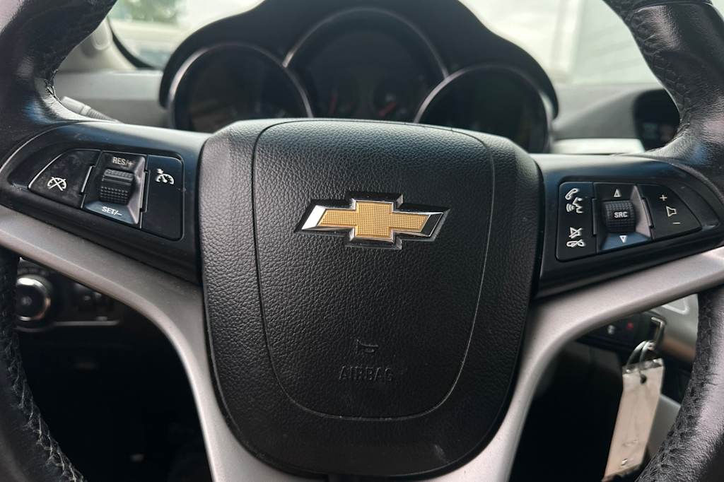 Thumbnail: 2011 Chevrolet Cruze - 25