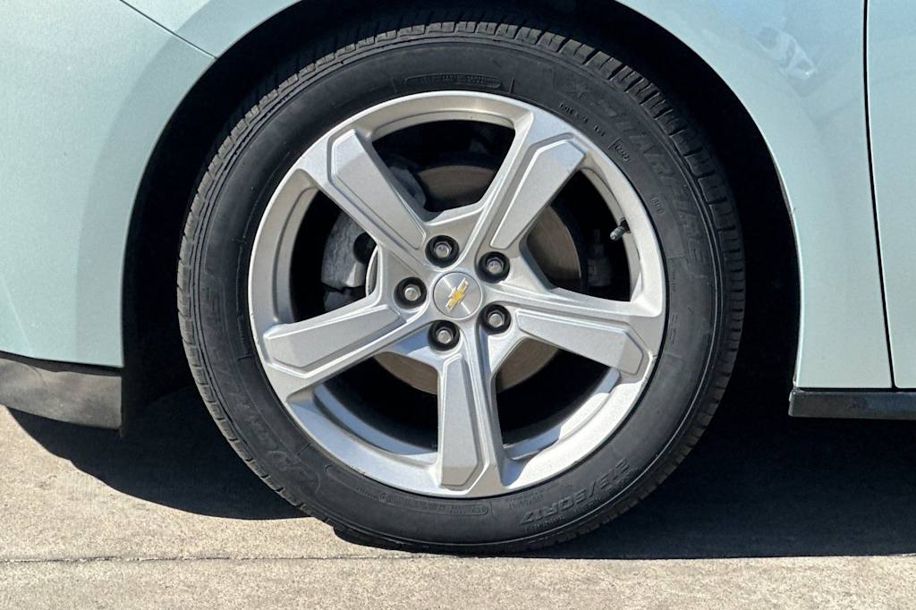 Thumbnail: 2018 Chevrolet Volt - 8