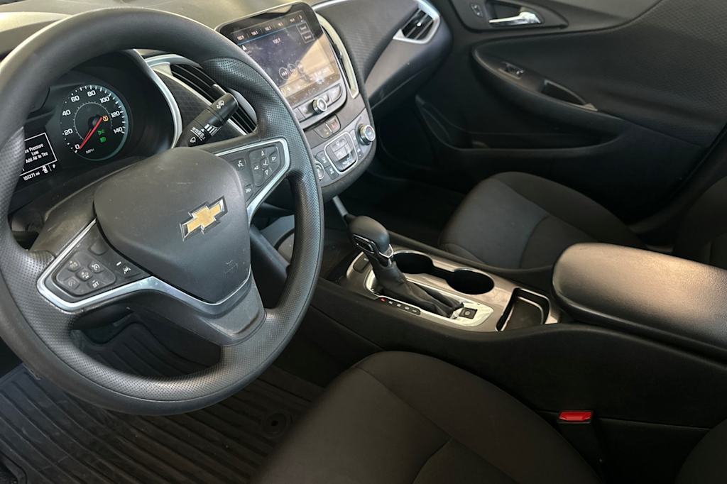 Thumbnail: 2023 Chevrolet Malibu - 9