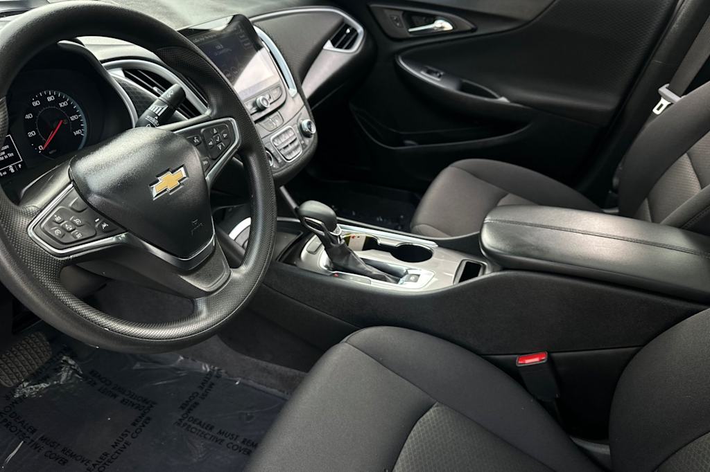 Thumbnail: 2023 Chevrolet Malibu - 9