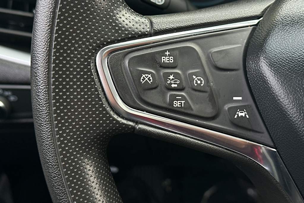 Thumbnail: 2023 Chevrolet Malibu - 31