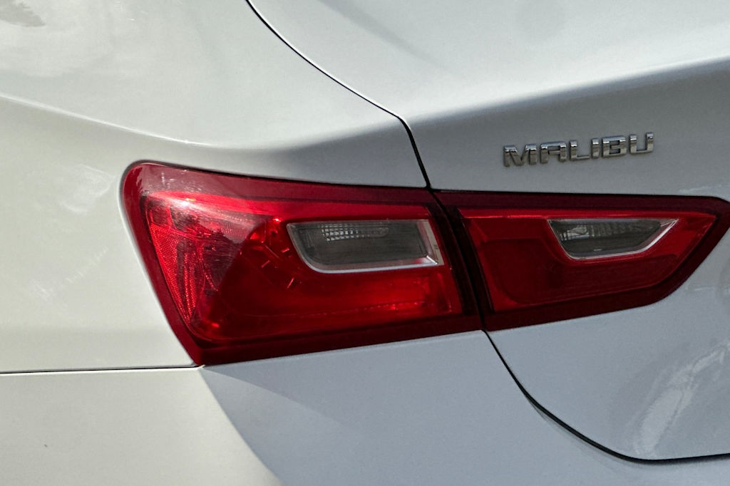 Thumbnail: 2023 Chevrolet Malibu - 34