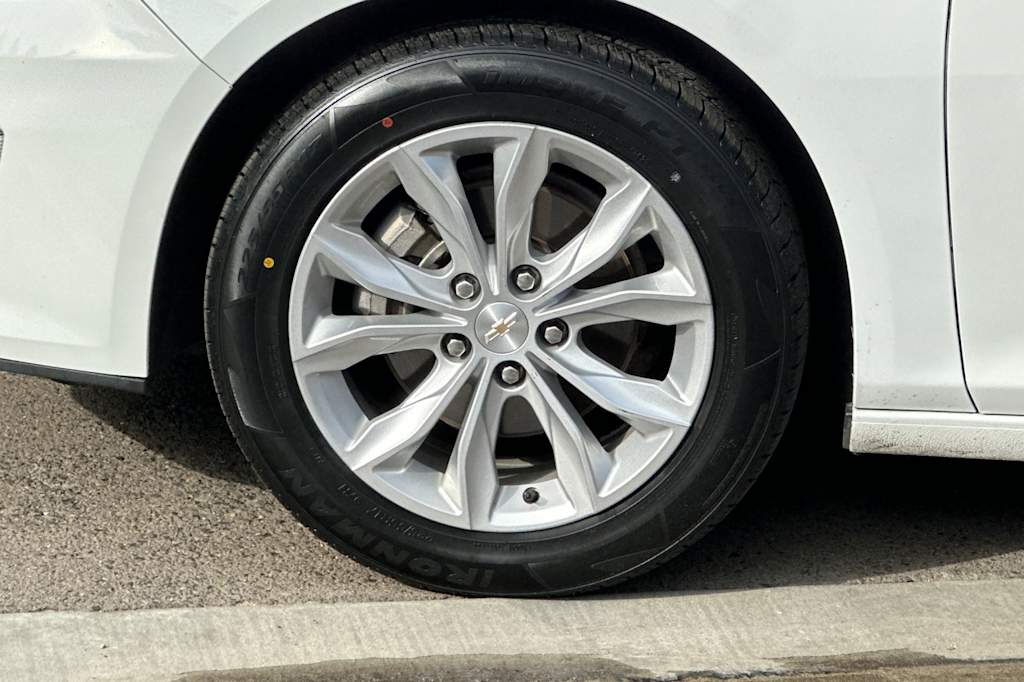 Thumbnail: 2023 Chevrolet Malibu - 8