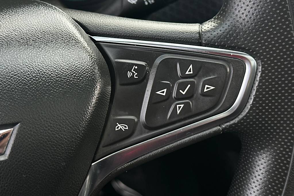 Thumbnail: 2023 Chevrolet Malibu - 30