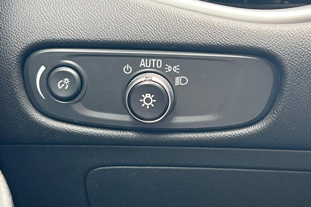 Thumbnail: 2024 Chevrolet Malibu - 33