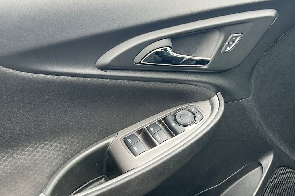 Thumbnail: 2024 Chevrolet Malibu - 22