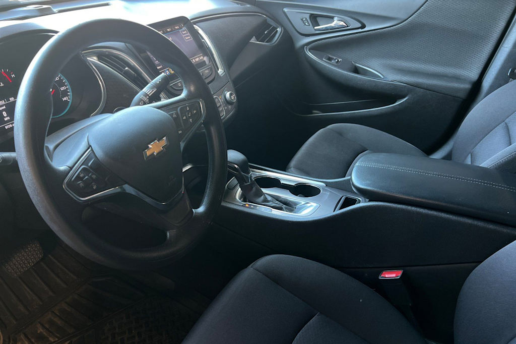 Thumbnail: 2021 Chevrolet Malibu - 9