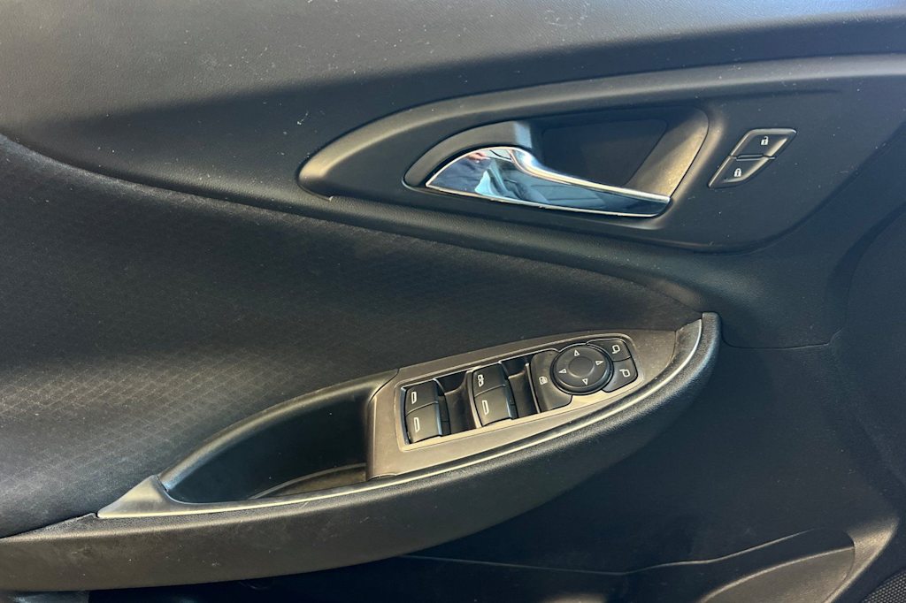 Thumbnail: 2021 Chevrolet Malibu - 23