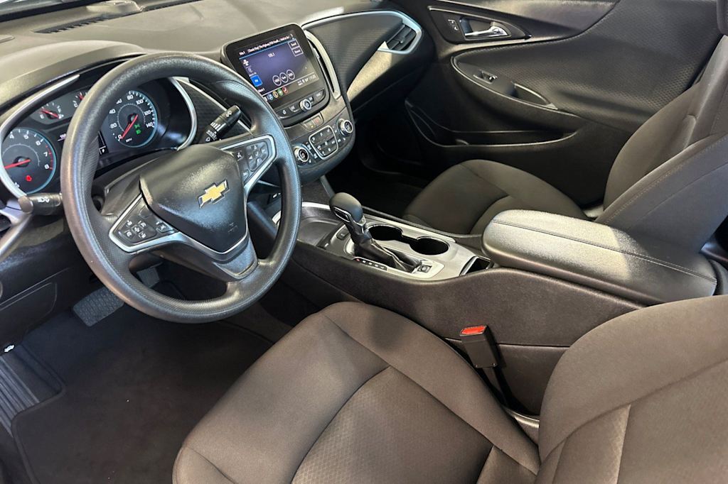 Thumbnail: 2024 Chevrolet Malibu - 9