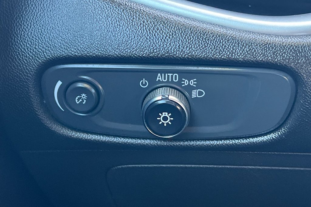 Thumbnail: 2024 Chevrolet Malibu - 33