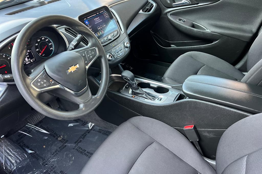 Thumbnail: 2024 Chevrolet Malibu - 9