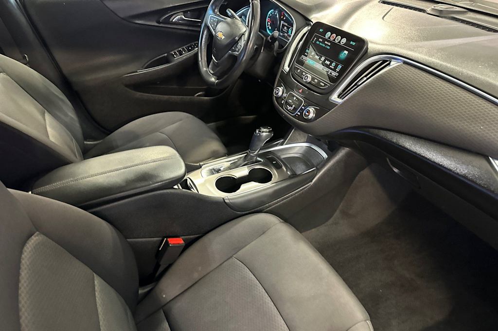 Thumbnail: 2018 Chevrolet Malibu - 13