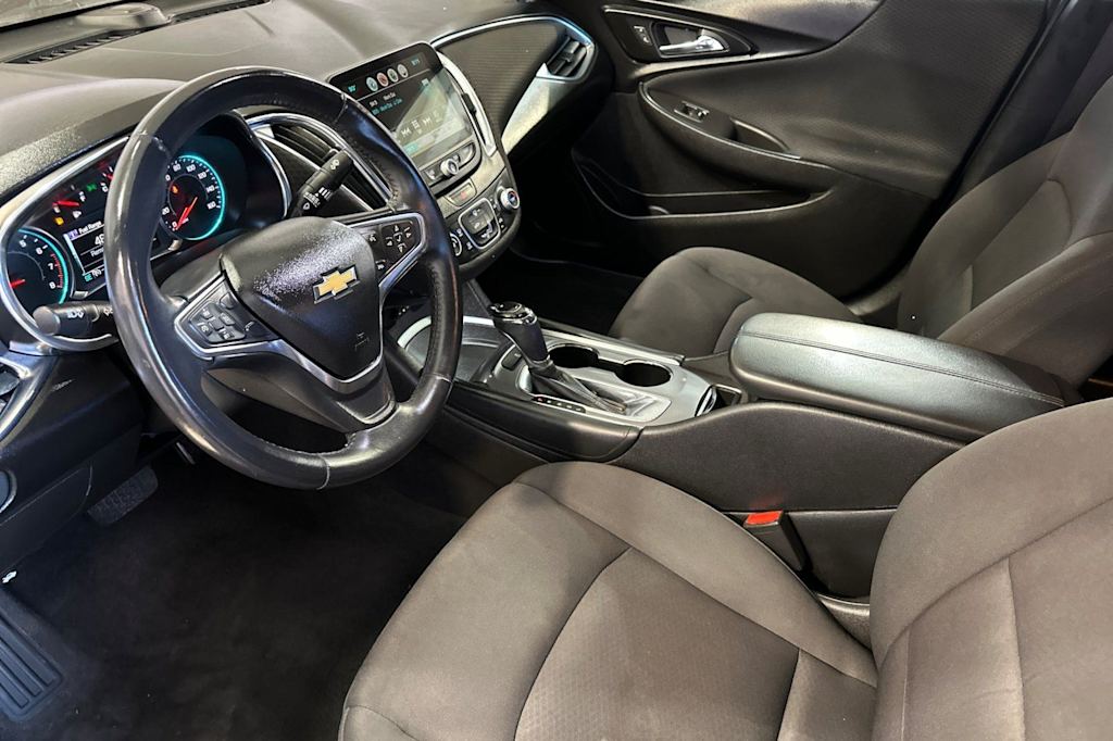 Thumbnail: 2018 Chevrolet Malibu - 9