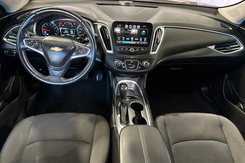 Thumbnail: 2018 Chevrolet Malibu - 2
