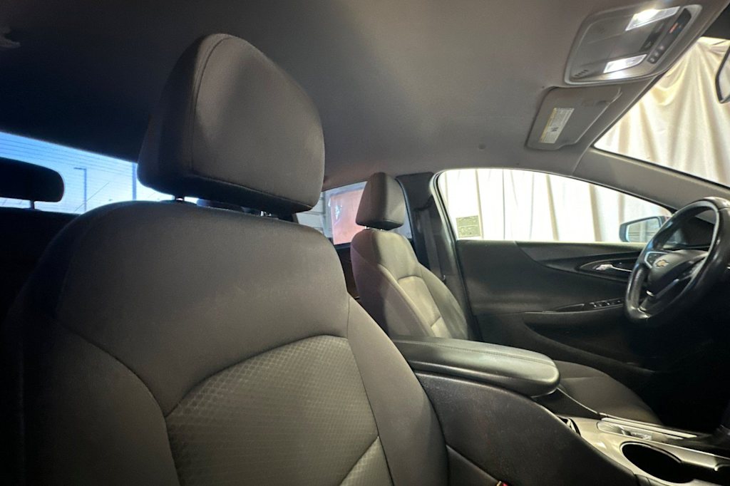 Thumbnail: 2018 Chevrolet Malibu - 10