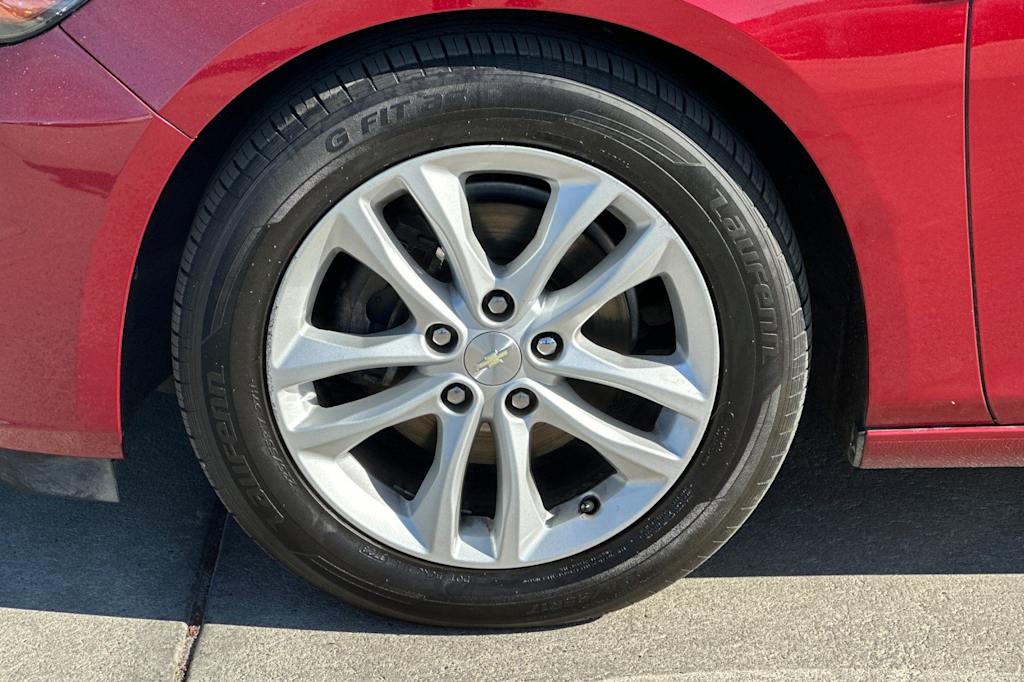 Thumbnail: 2018 Chevrolet Malibu - 8