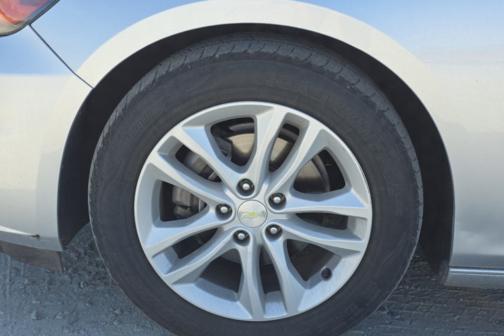 Thumbnail: 2018 Chevrolet Malibu - 8