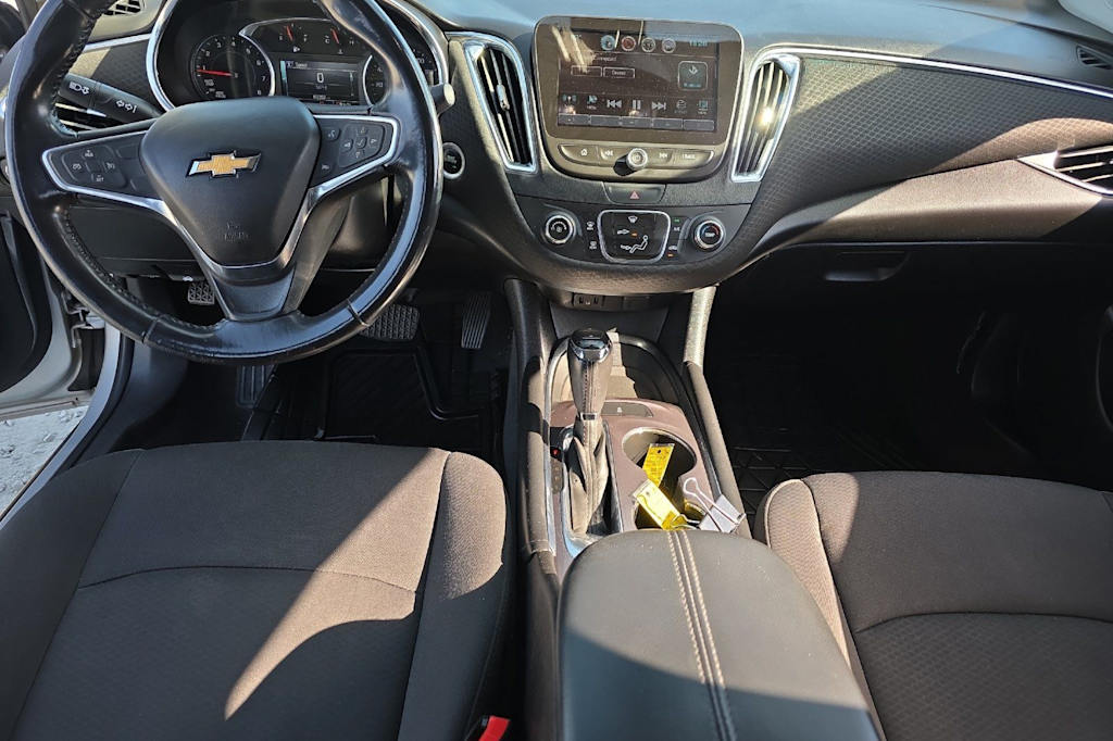 Thumbnail: 2018 Chevrolet Malibu - 2